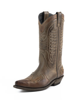 17 cowboy boots