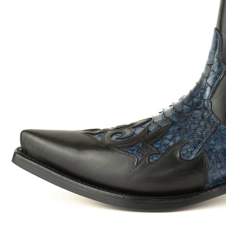 Mayura Boots Rock 2500 Zwart met Blauw/ Spitse Western Heren Enkellaars Python Schuine Hak Elastiek Sluiting Vintage Look Detai